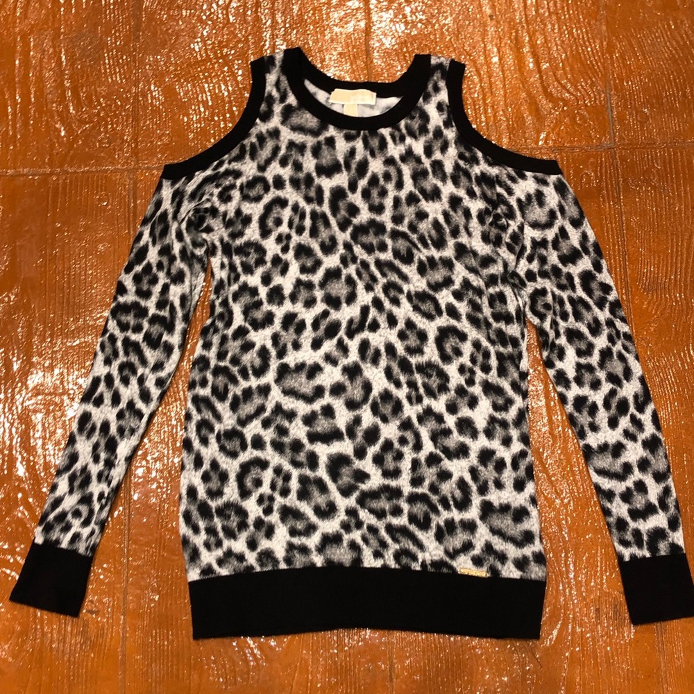 Micheal Kors leopard print cold shoulder top sz S